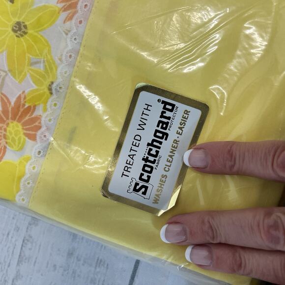 Vintage Wondercale Springmaid 2pc Sheet Set French Flowers Yellow Flat Fitted - Picture 3 of 14
